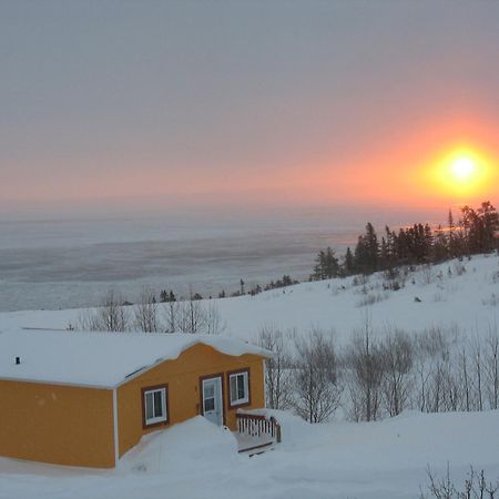 Les Chalets Au Bord De La Mer Les Escoumins Exteriér fotografie